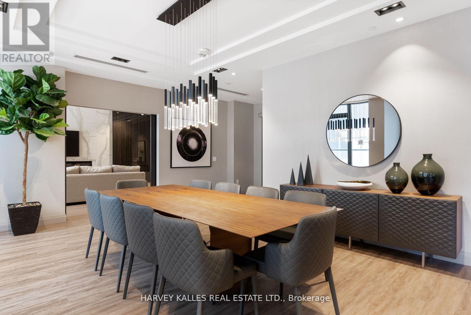 620 - 293 The Kingsway, Toronto, Ontario  M9A 3A9 - Photo 4 - W12889422