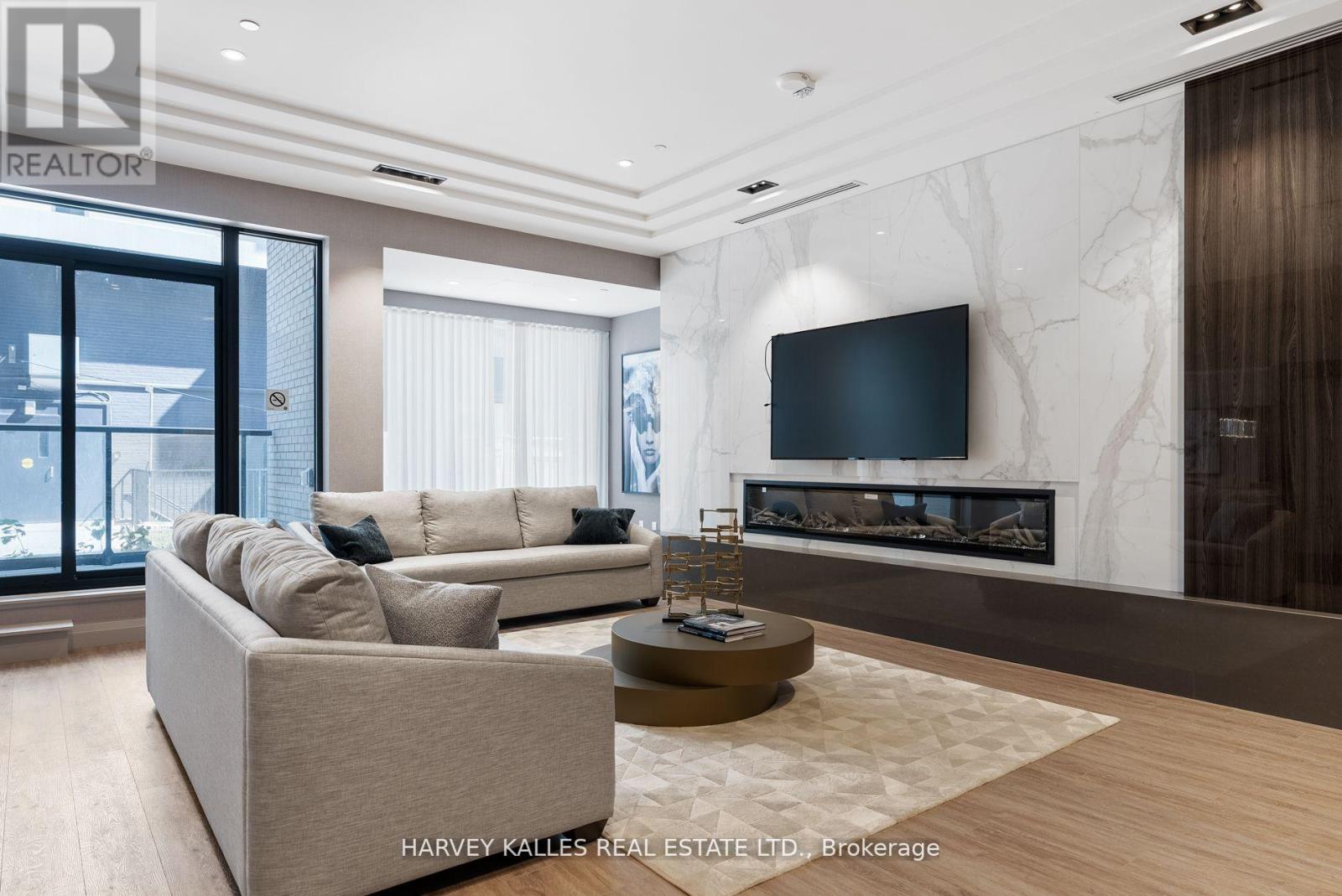 620 - 293 The Kingsway, Toronto, Ontario  M9A 3A9 - Photo 7 - W12889422