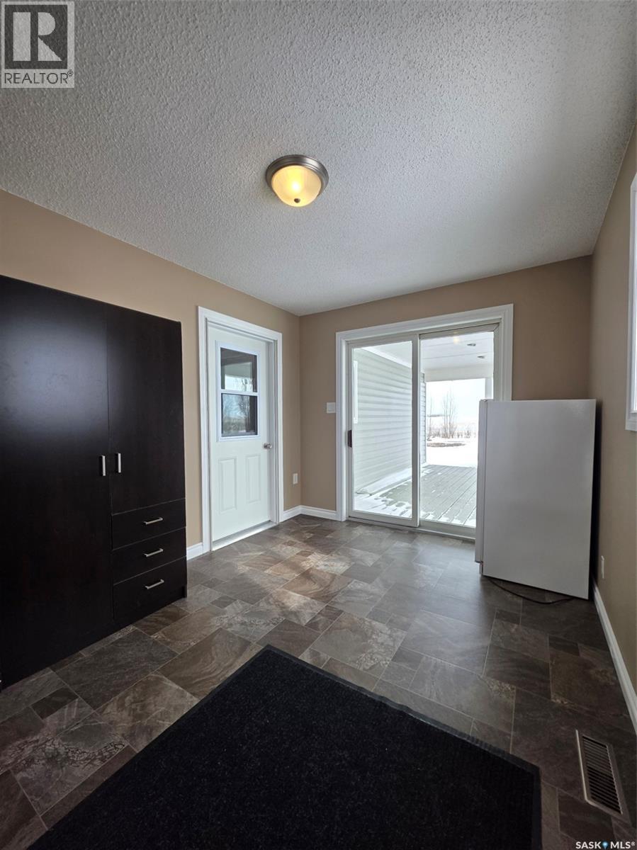 Viker Acres, Saskatchewan Landing Rm No.167, Saskatchewan  S0N 2P0 - Photo 4 - SK030563