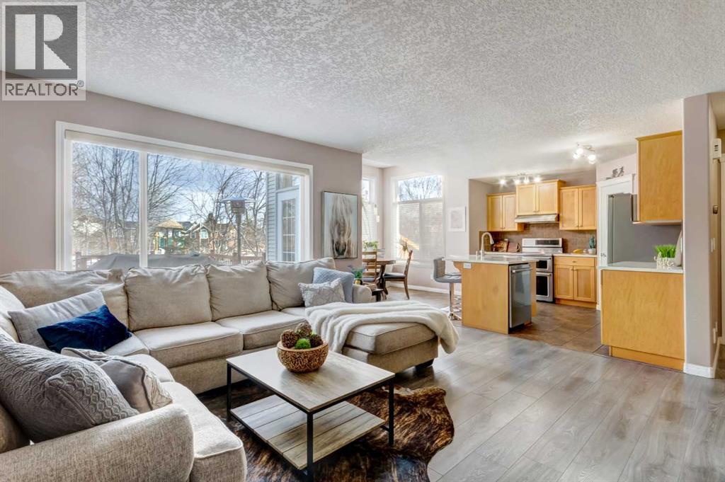 226 Cougarstone Gardens Sw, Calgary, Alberta  T3H 4W6 - Photo 5 - A2291162