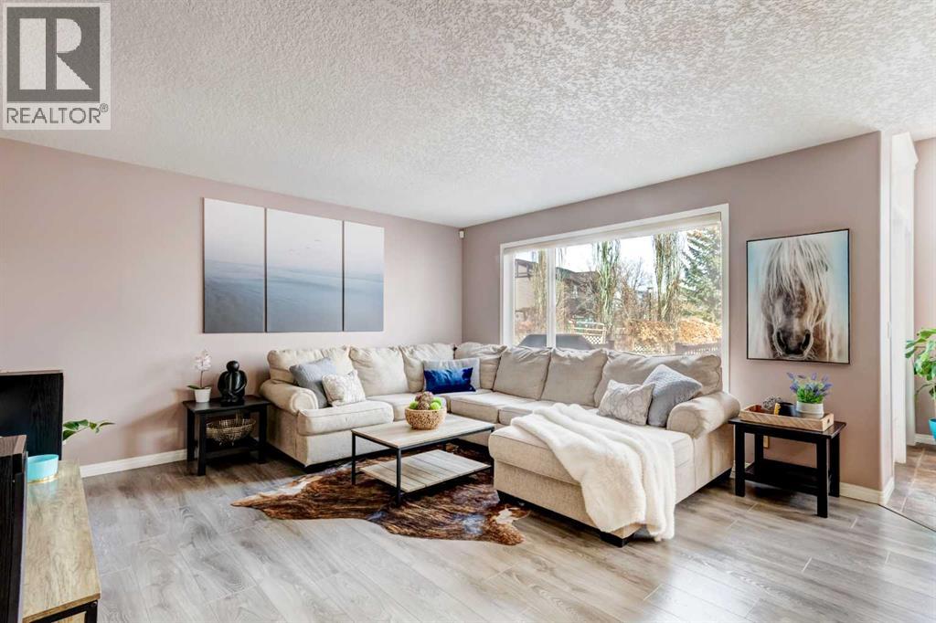 226 Cougarstone Gardens Sw, Calgary, Alberta  T3H 4W6 - Photo 4 - A2291162