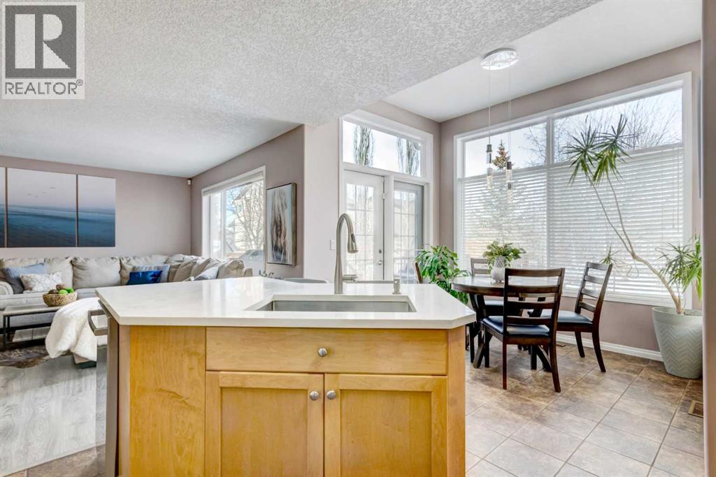 226 Cougarstone Gardens Sw, Calgary, Alberta  T3H 4W6 - Photo 10 - A2291162