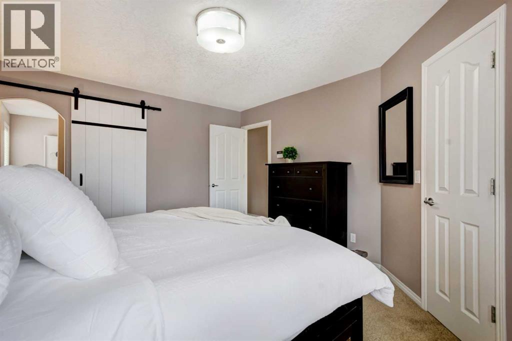 226 Cougarstone Gardens Sw, Calgary, Alberta  T3H 4W6 - Photo 19 - A2291162