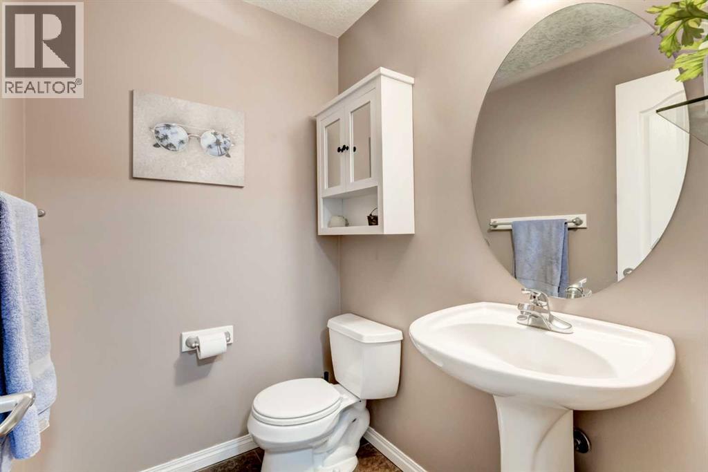 226 Cougarstone Gardens Sw, Calgary, Alberta  T3H 4W6 - Photo 13 - A2291162