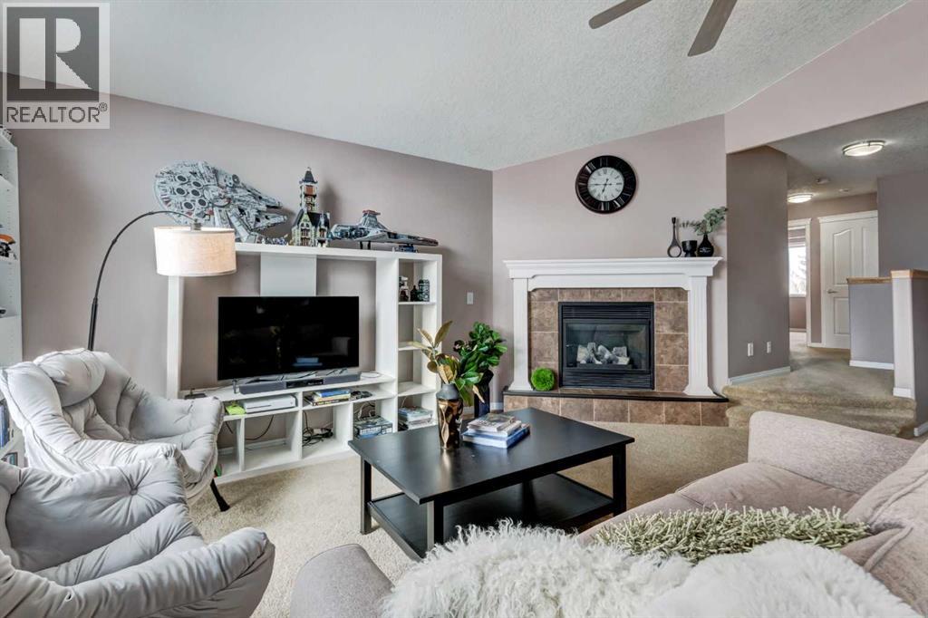 226 Cougarstone Gardens Sw, Calgary, Alberta  T3H 4W6 - Photo 18 - A2291162