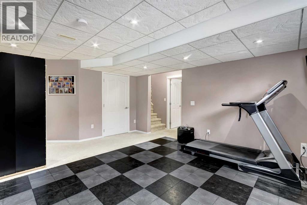 226 Cougarstone Gardens Sw, Calgary, Alberta  T3H 4W6 - Photo 27 - A2291162