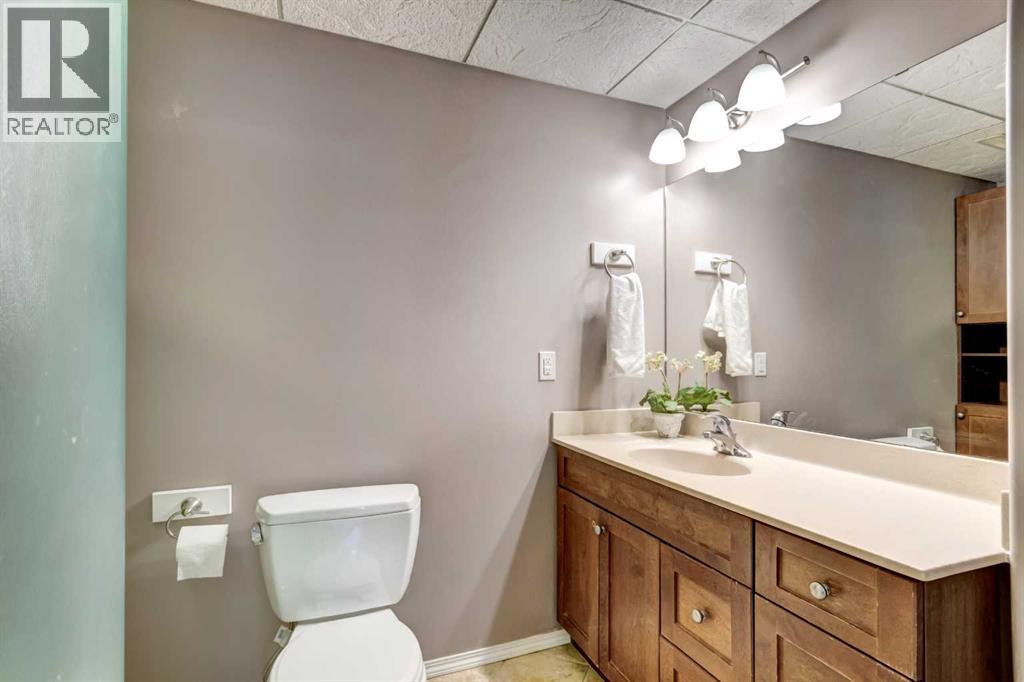 226 Cougarstone Gardens Sw, Calgary, Alberta  T3H 4W6 - Photo 29 - A2291162