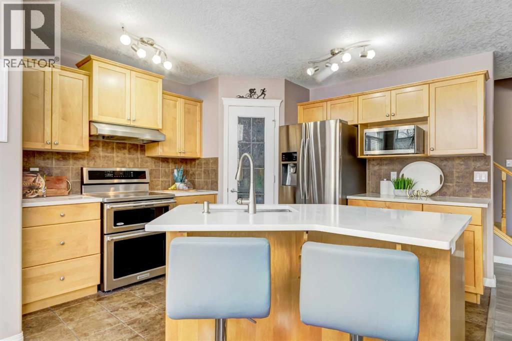 226 Cougarstone Gardens Sw, Calgary, Alberta  T3H 4W6 - Photo 8 - A2291162