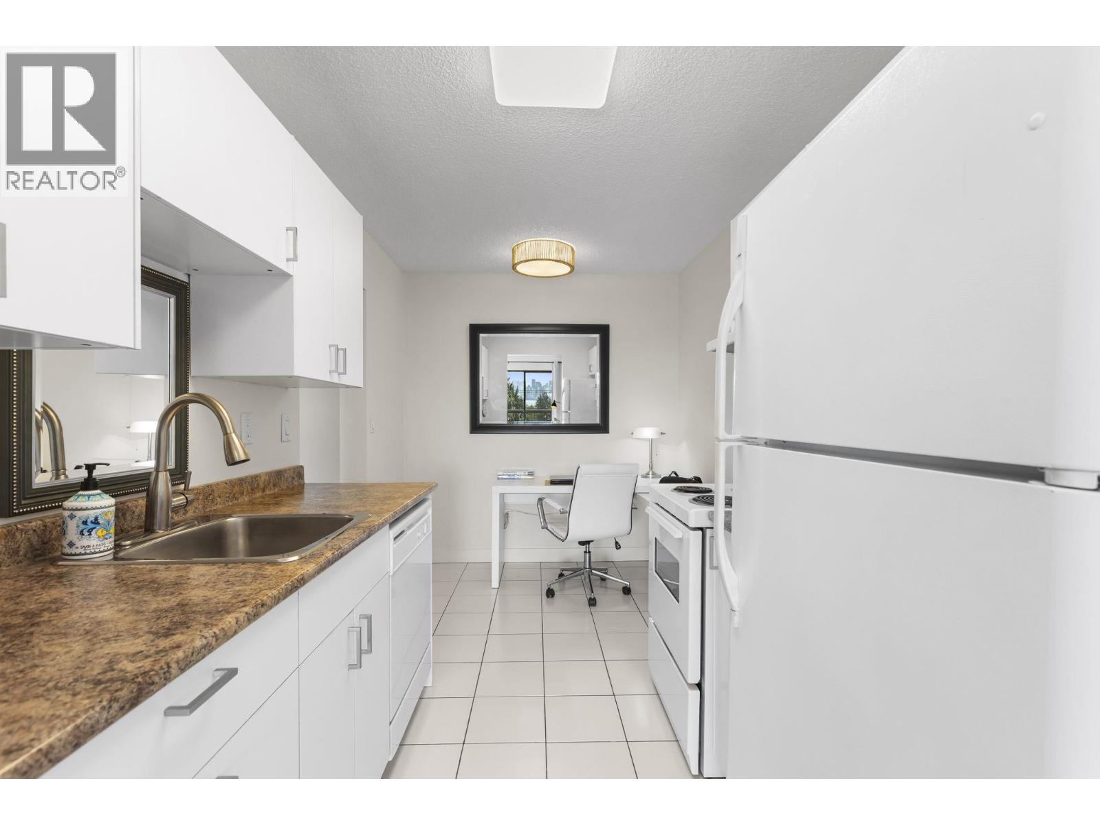 337 340 W 3rd Street, North Vancouver, British Columbia  V7M 1G4 - Photo 9 - R3058185