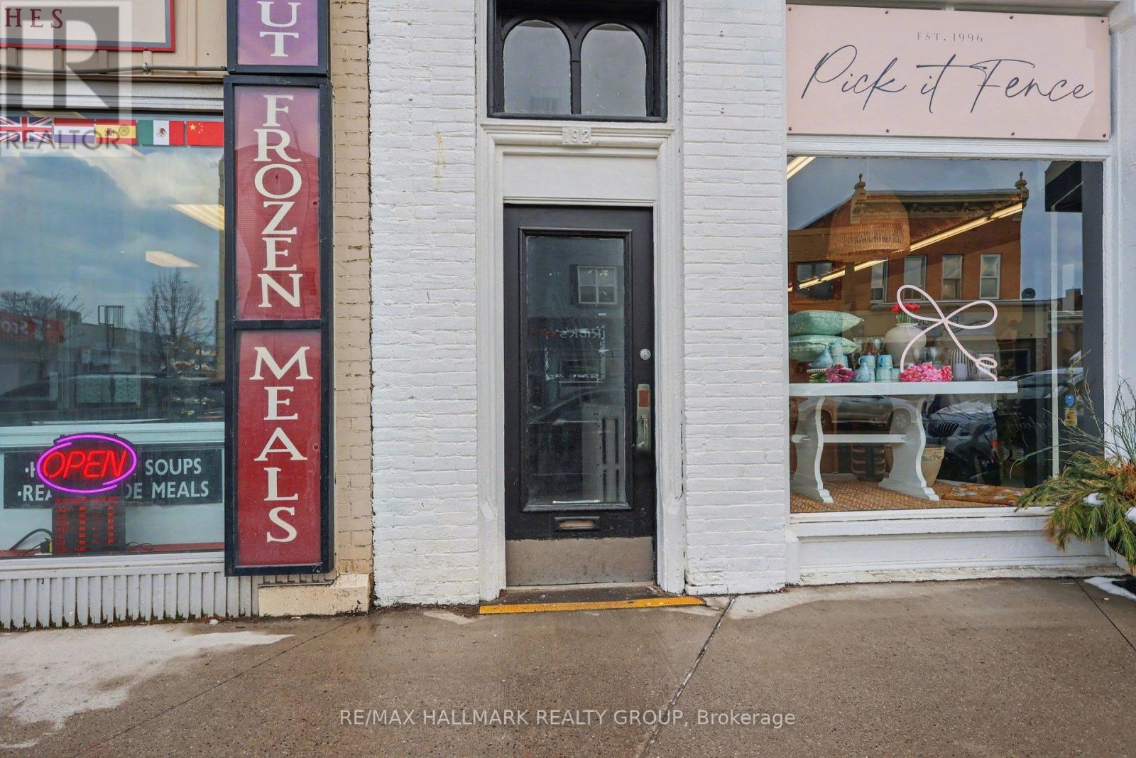 188-192 Raglan Street S, Renfrew, Ontario  K7V 1R1 - Photo 12 - X12824608