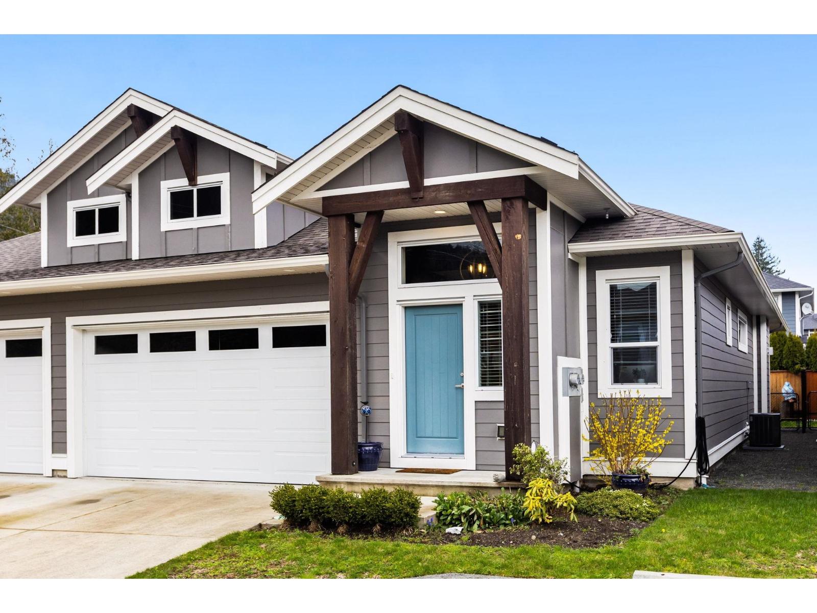 34 628 Mccombs Drive, Harrison Hot Springs, Harrison Hot Springs, British Columbia  V0M 1K0 - Photo 1 - R3098255