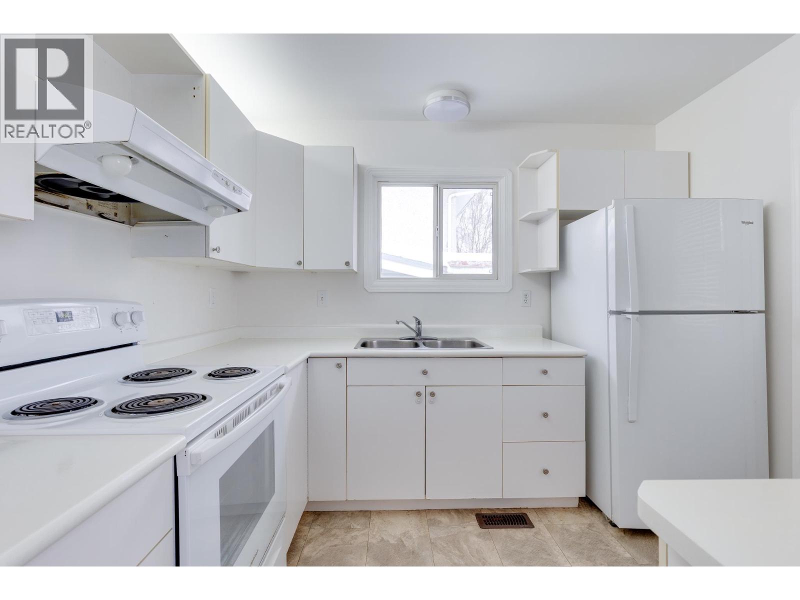 1221 Burden Street, Prince George, British Columbia  V2M 2J3 - Photo 10 - R3100359