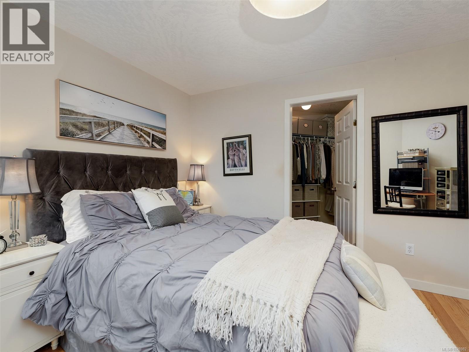 104 1687 Poplar Ave, Saanich, British Columbia  V8P 4K5 - Photo 17 - 1028982