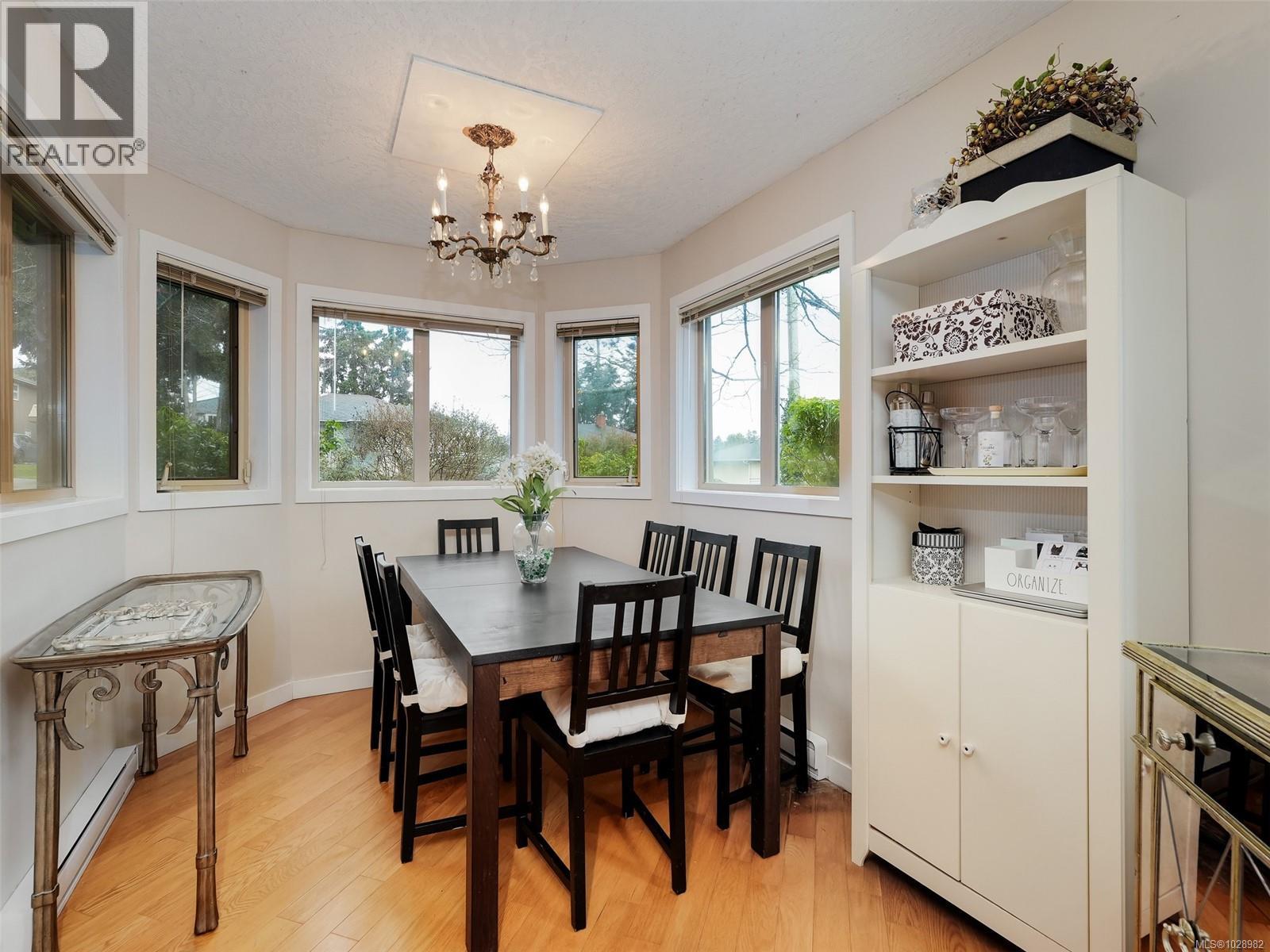 104 1687 Poplar Ave, Saanich, British Columbia  V8P 4K5 - Photo 7 - 1028982