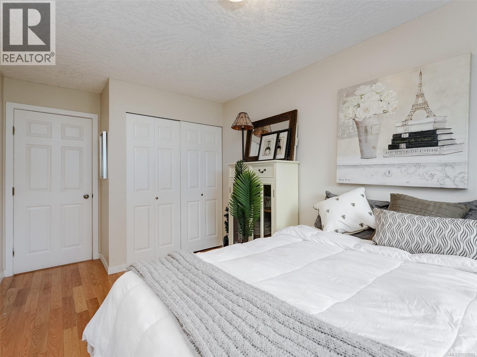 104 1687 Poplar Ave, Saanich, British Columbia  V8P 4K5 - Photo 22 - 1028982