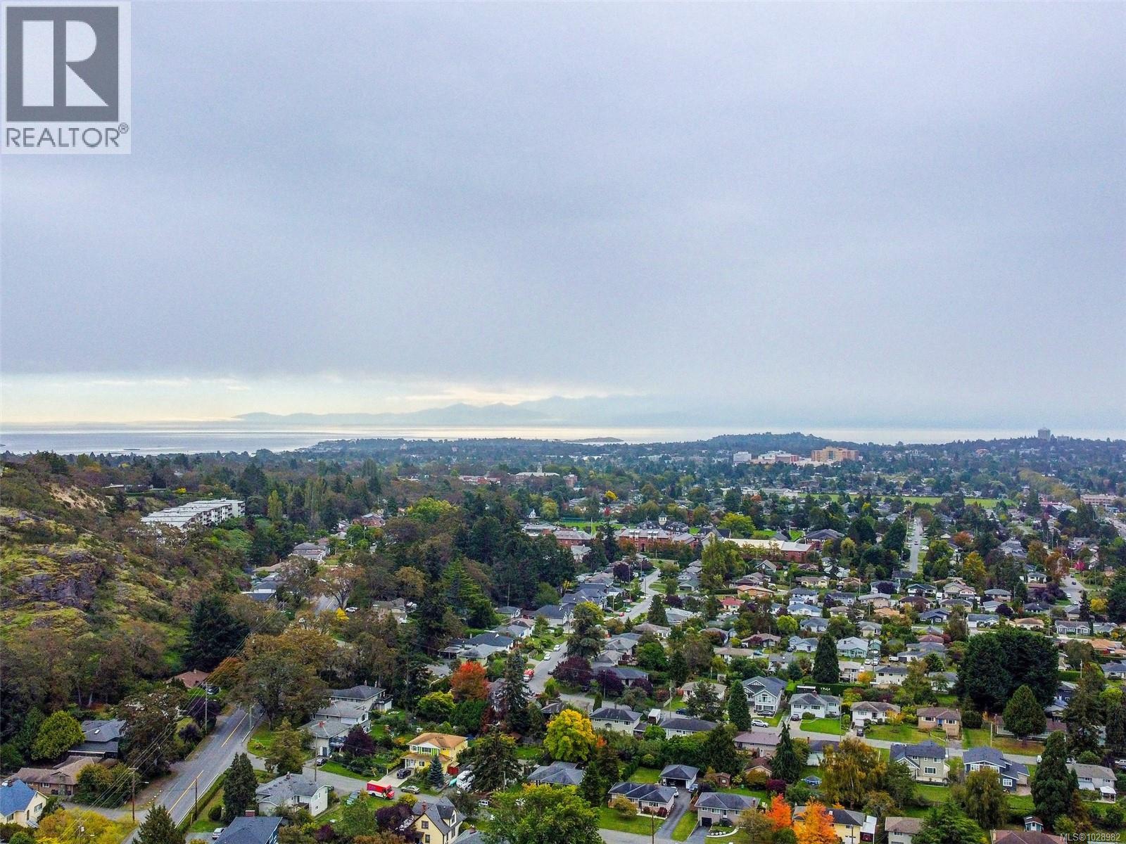 104 1687 Poplar Ave, Saanich, British Columbia  V8P 4K5 - Photo 42 - 1028982