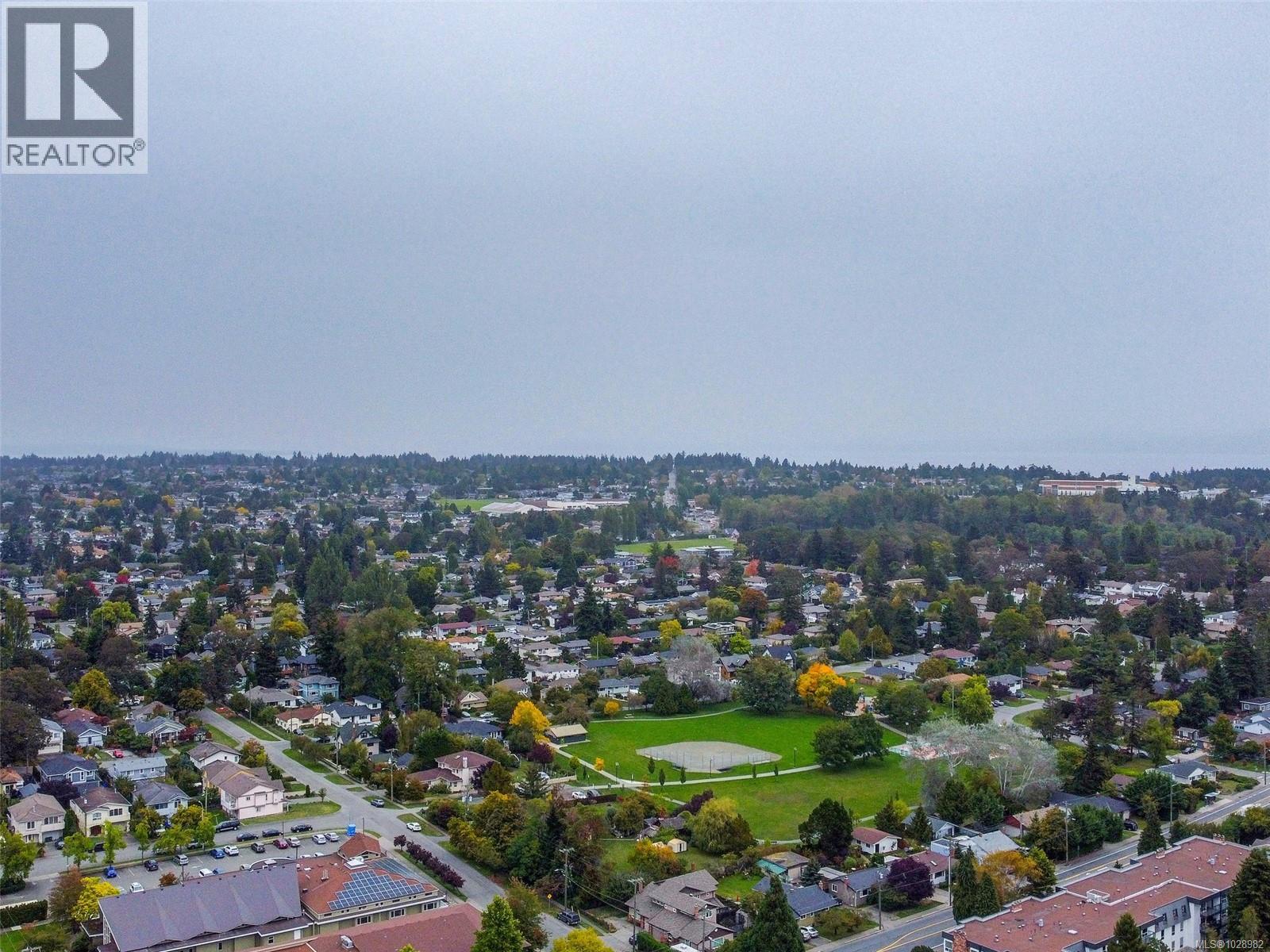 104 1687 Poplar Ave, Saanich, British Columbia  V8P 4K5 - Photo 41 - 1028982