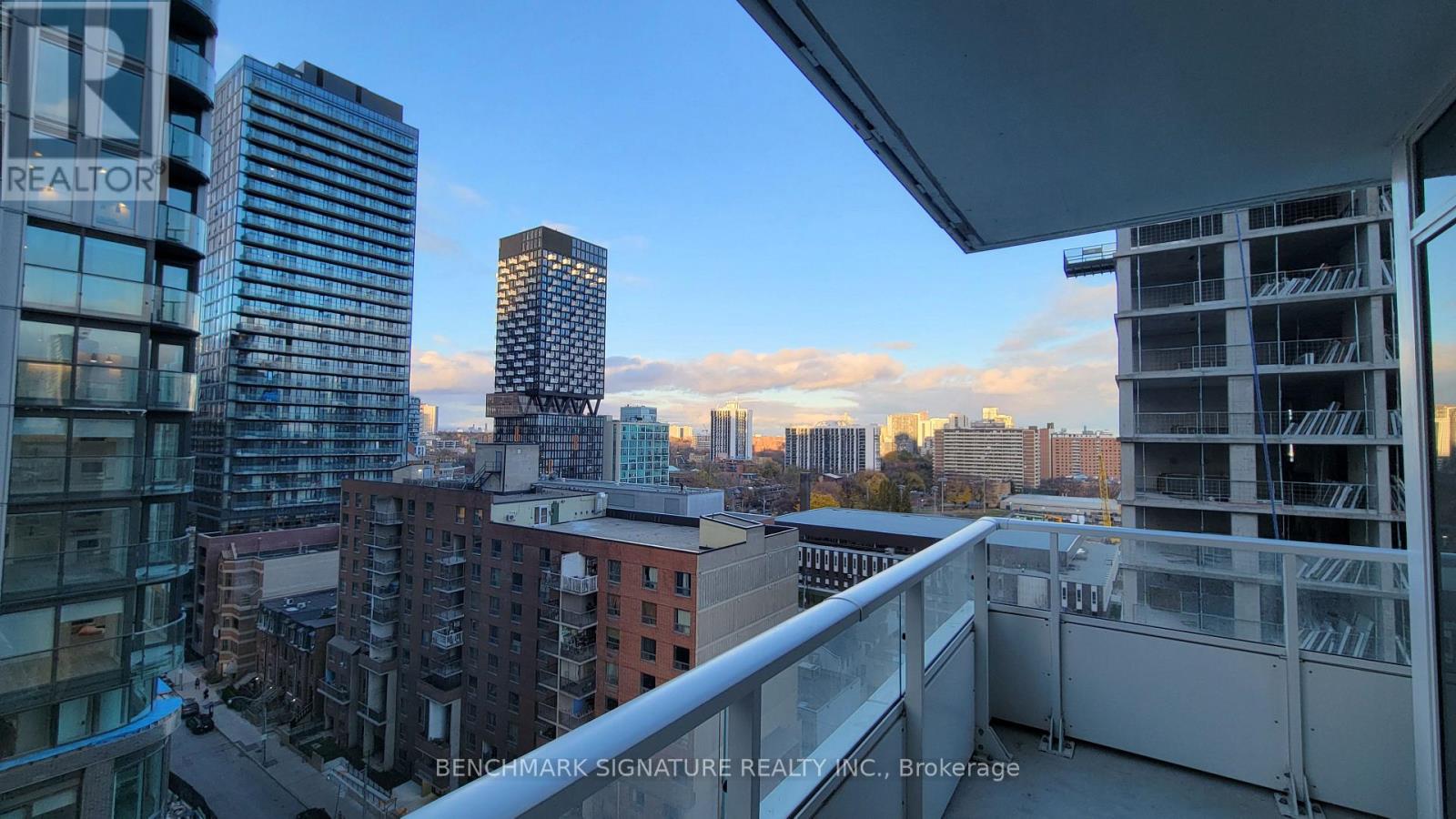 1002 - 88 Queen Street E, Toronto, Ontario  M5C 0B6 - Photo 11 - C12889462