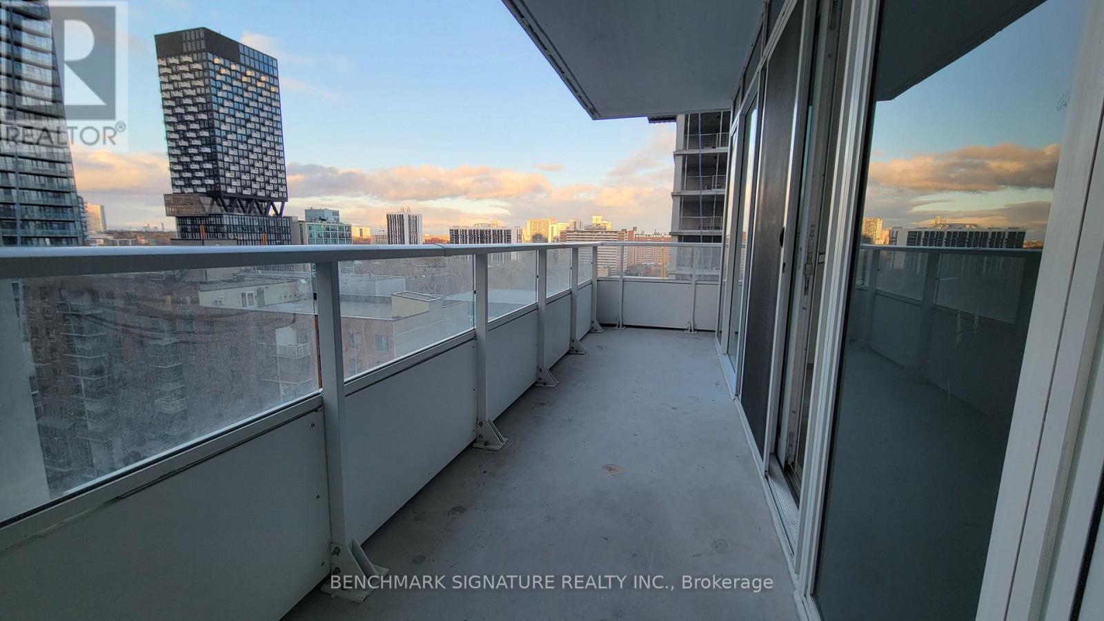 1002 - 88 Queen Street E, Toronto, Ontario  M5C 0B6 - Photo 13 - C12889462