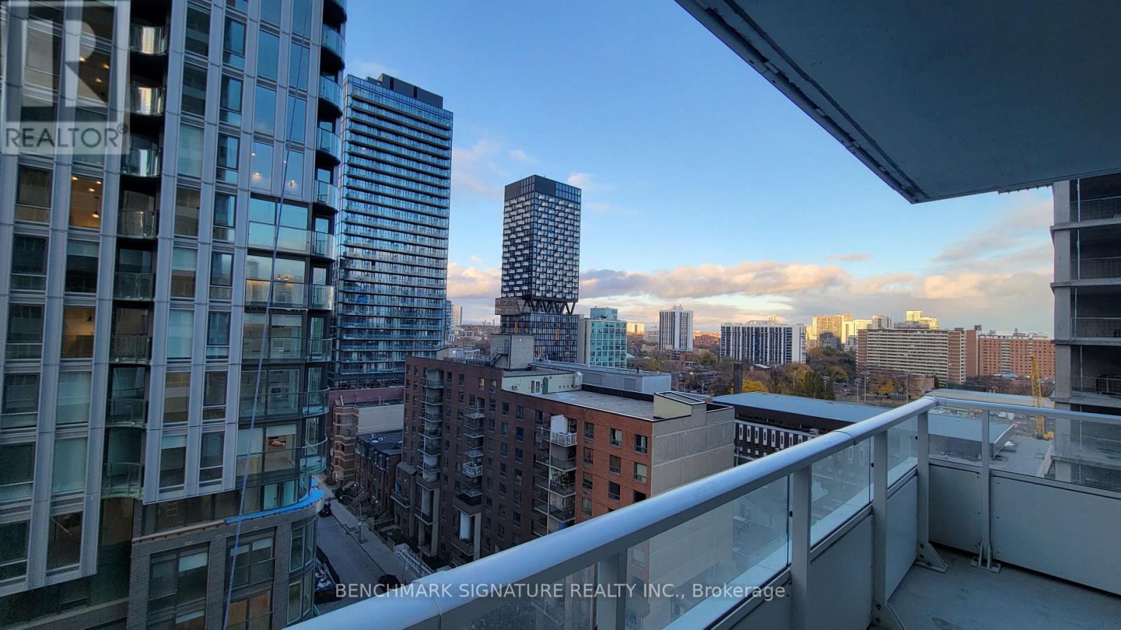 1002 - 88 Queen Street E, Toronto, Ontario  M5C 0B6 - Photo 14 - C12889462