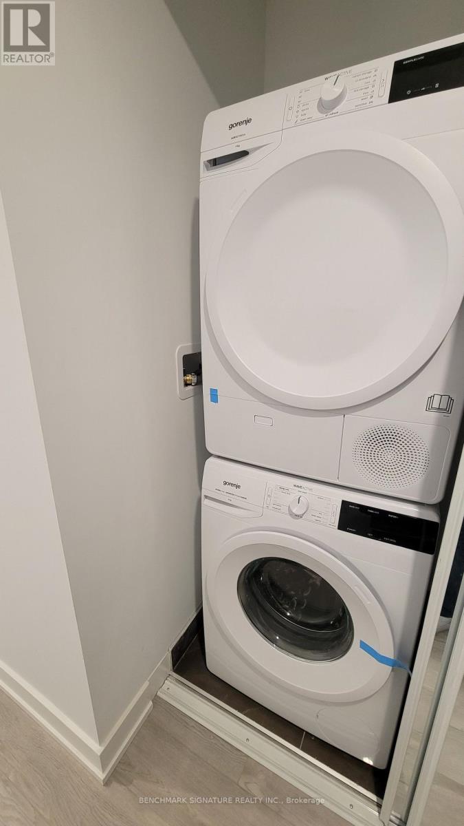 1002 - 88 Queen Street E, Toronto, Ontario  M5C 0B6 - Photo 4 - C12889462