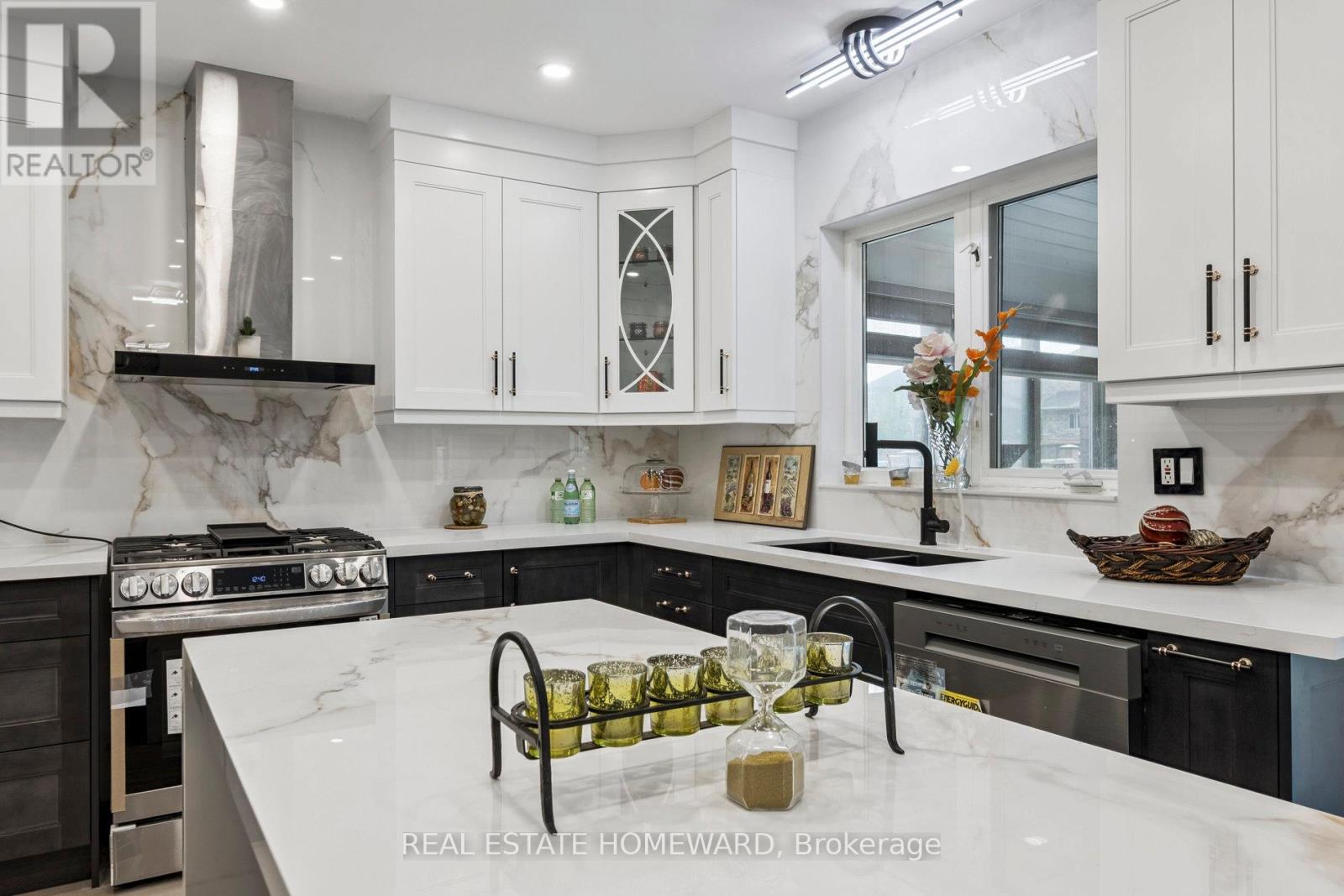 1556 Oakburn Street, Pickering, Ontario L1V 6W1 - Photo 15 - E12889450