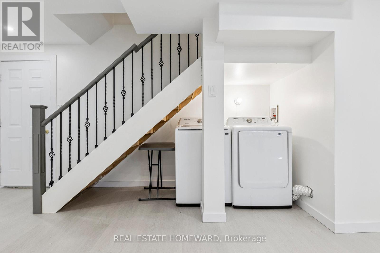 1556 Oakburn Street, Pickering, Ontario L1V 6W1 - Photo 35 - E12889450