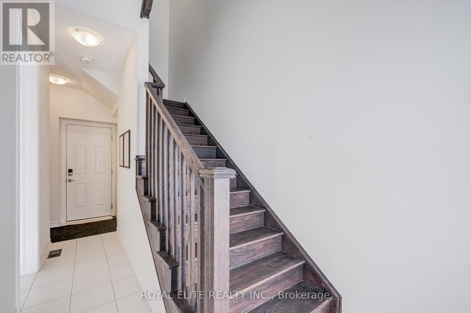 97 Thomas Frisby Jr Crescent, Markham, Ontario  L6C 3L2 - Photo 4 - N12889438