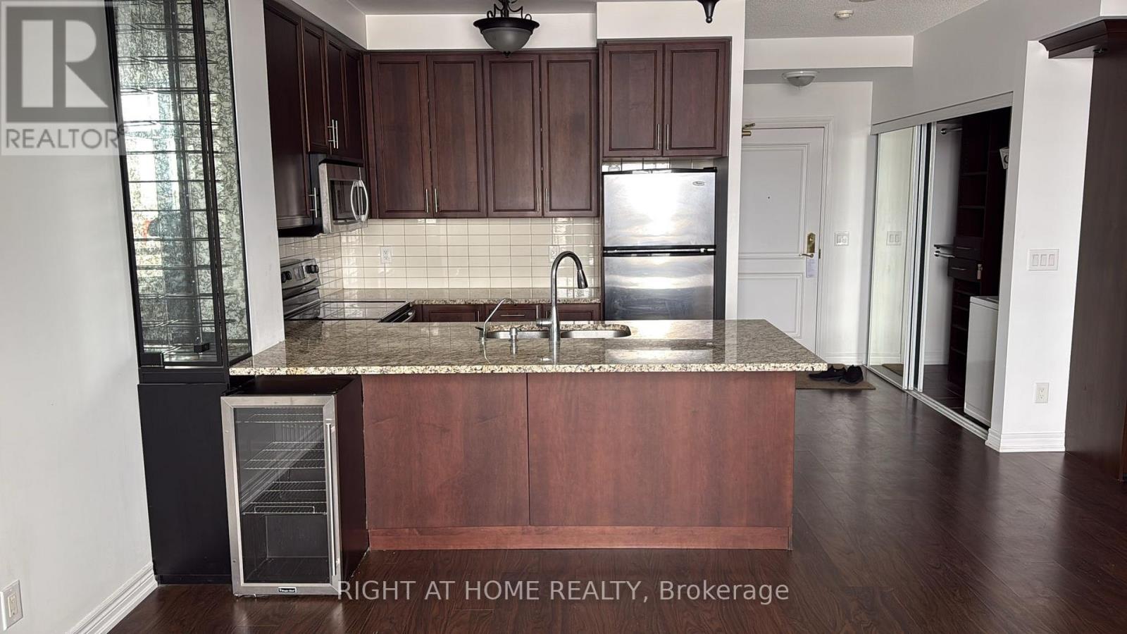 701 - 9245 Jane Street, Vaughan, Ontario  L6A 0J9 - Photo 6 - N12889444