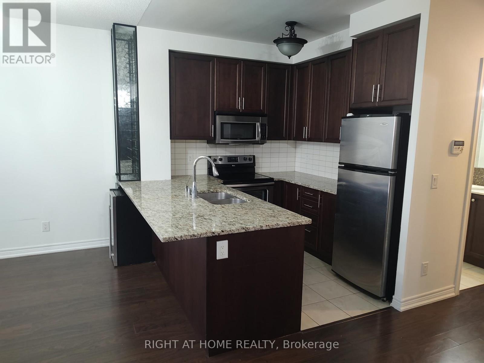 701 - 9245 Jane Street, Vaughan, Ontario  L6A 0J9 - Photo 7 - N12889444