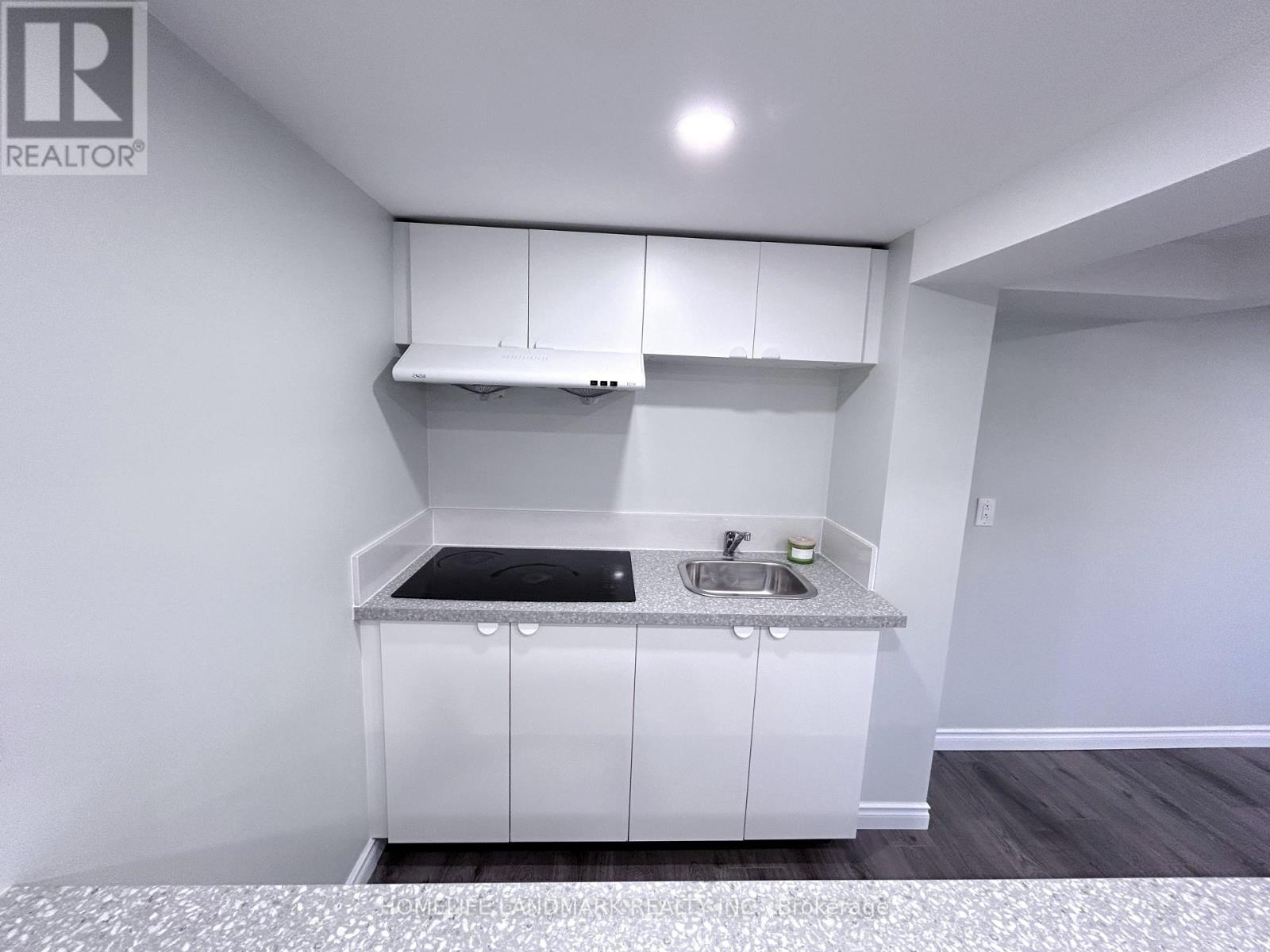 47 Gentry Crescent, Richmond Hill, Ontario  L4C 2G8 - Photo 8 - N12889452