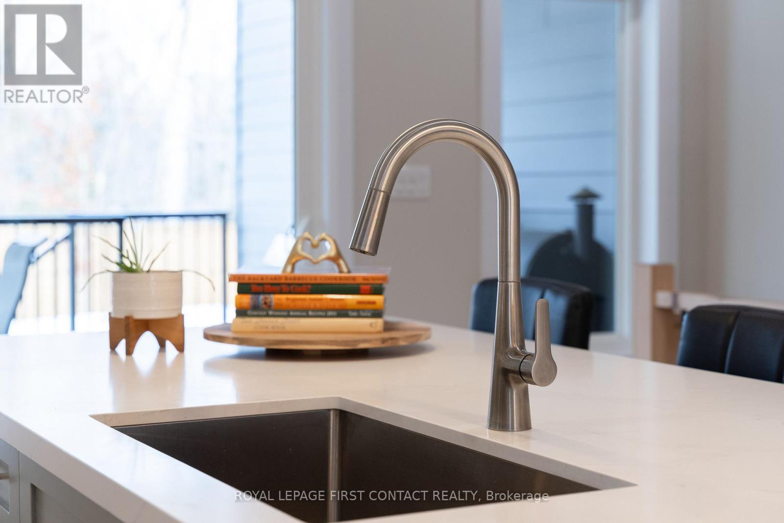 18 Lakeview Road, Oro-Medonte, Ontario  L0L 2E0 - Photo 17 - S12657214