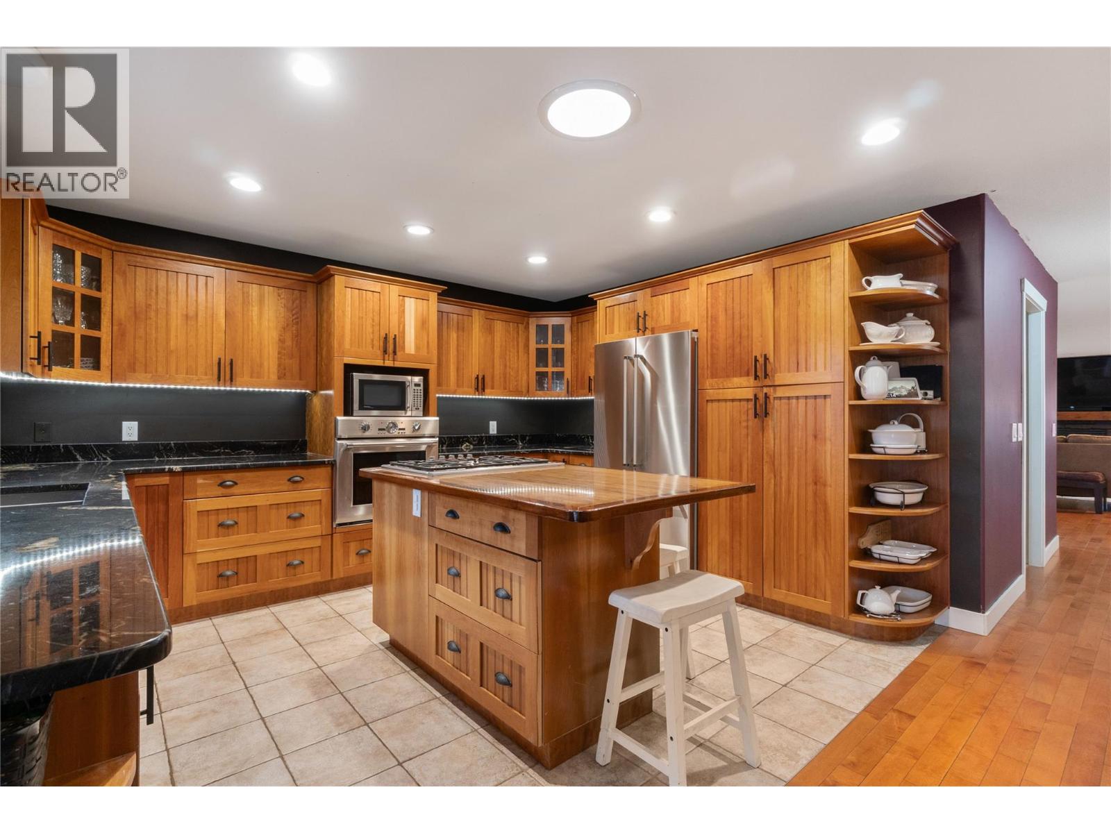 3960 50 Street Ne, Salmon Arm, British Columbia  V1E 1Y5 - Photo 14 - 10379294