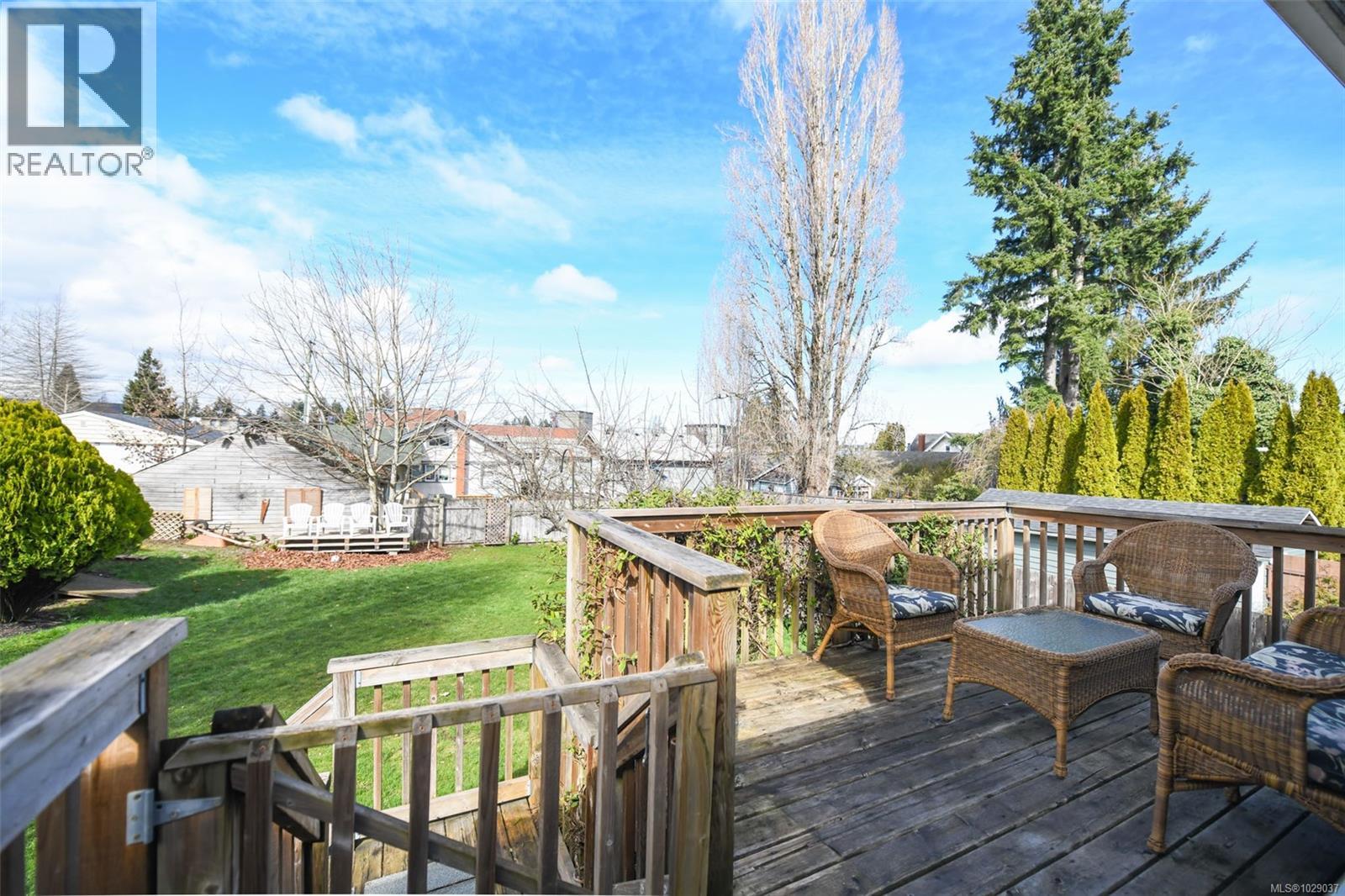 655 11th St, Courtenay, British Columbia  V9N 1S9 - Photo 19 - 1029037