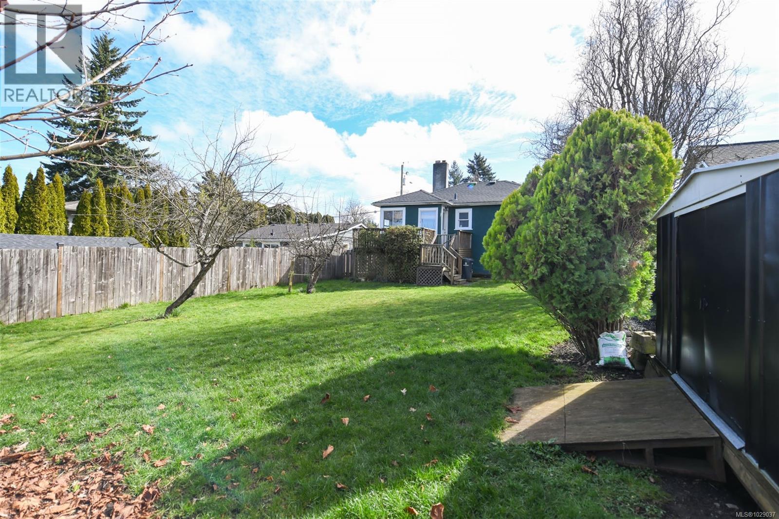 655 11th St, Courtenay, British Columbia  V9N 1S9 - Photo 23 - 1029037