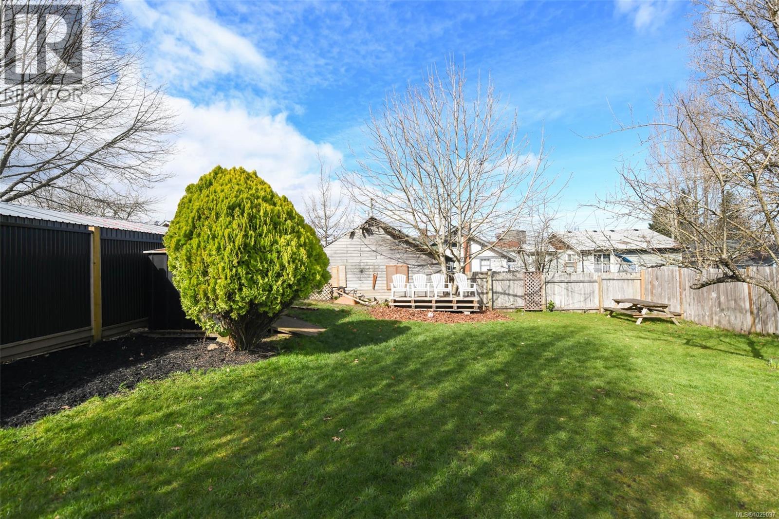 655 11th St, Courtenay, British Columbia  V9N 1S9 - Photo 26 - 1029037