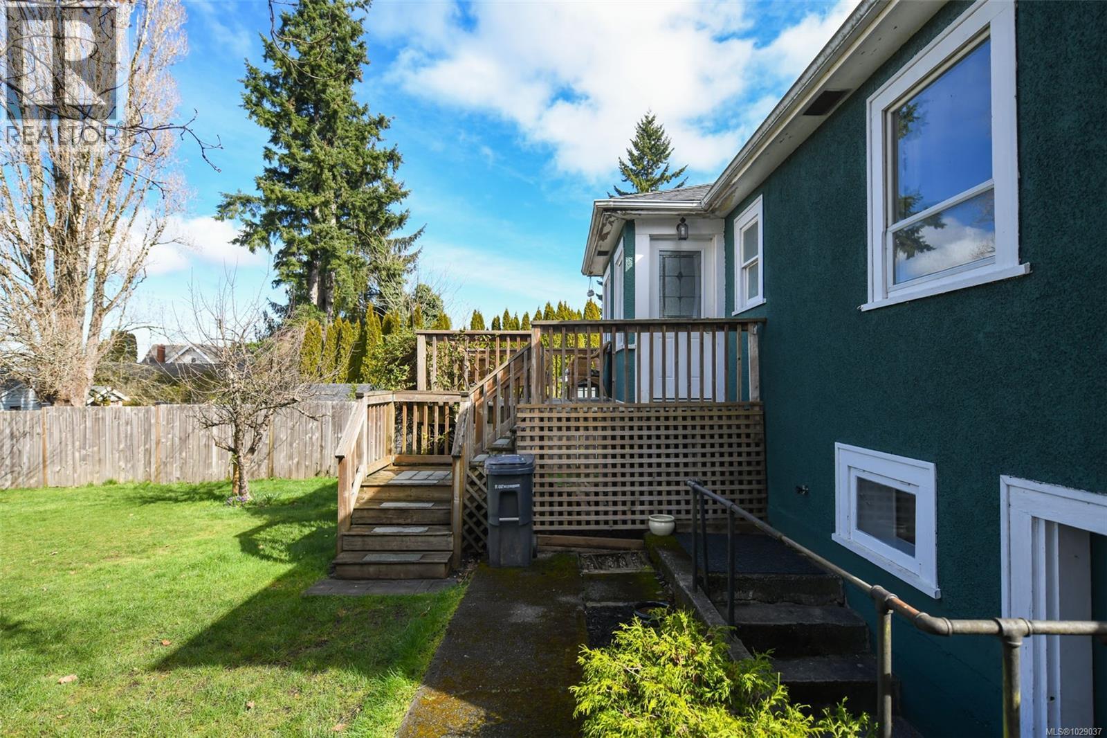 655 11th St, Courtenay, British Columbia  V9N 1S9 - Photo 27 - 1029037