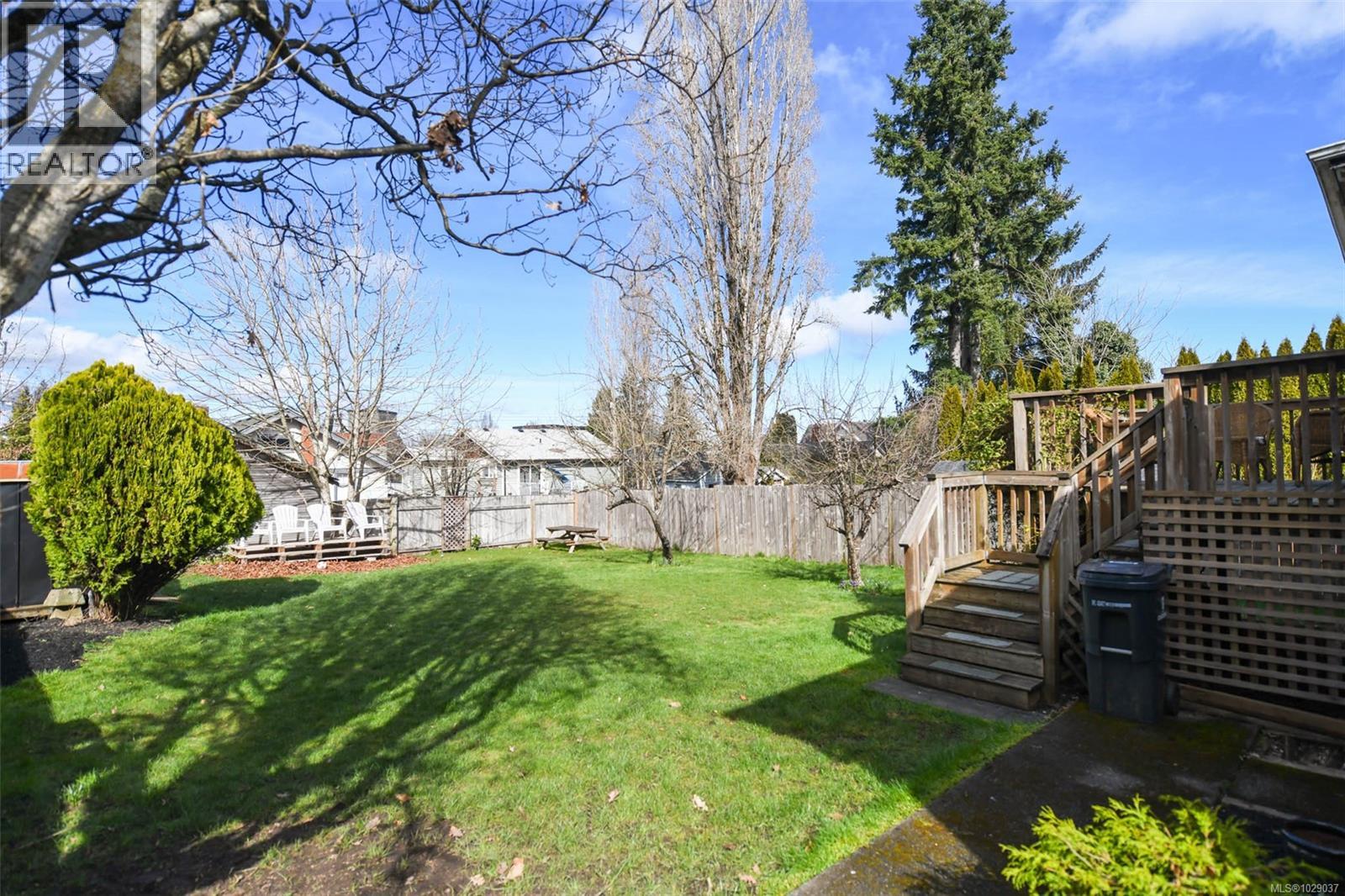 655 11th St, Courtenay, British Columbia  V9N 1S9 - Photo 28 - 1029037