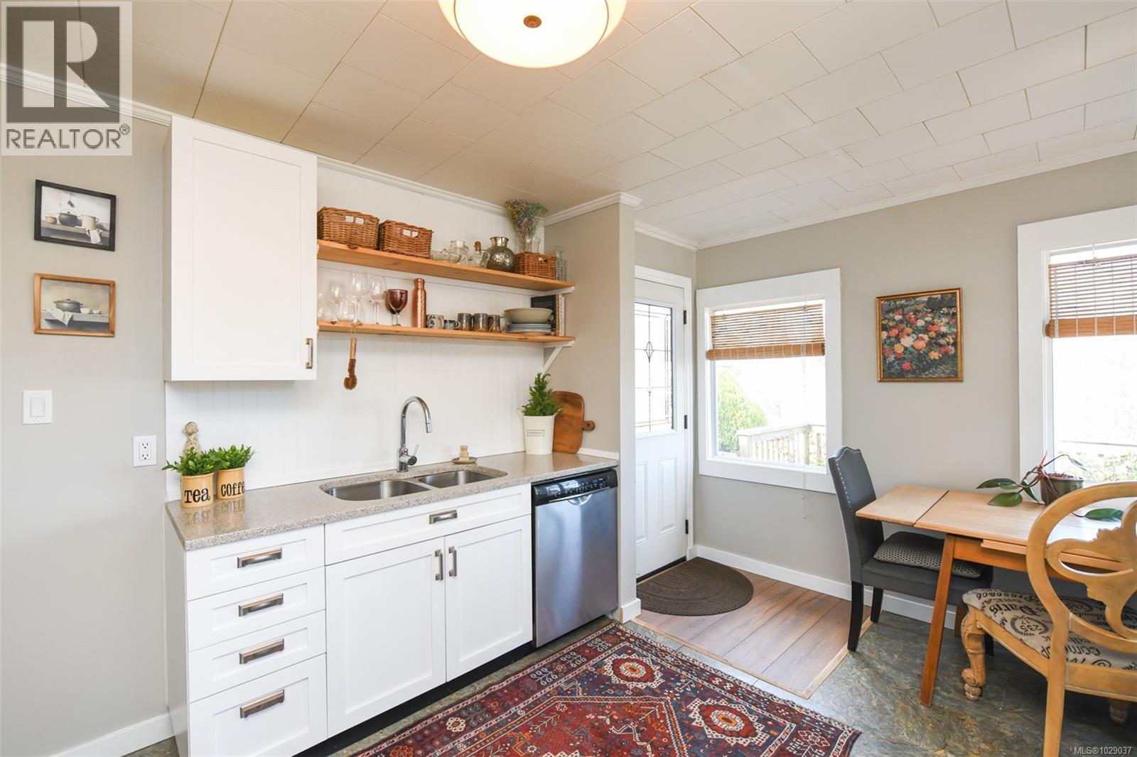 655 11th St, Courtenay, British Columbia  V9N 1S9 - Photo 6 - 1029037