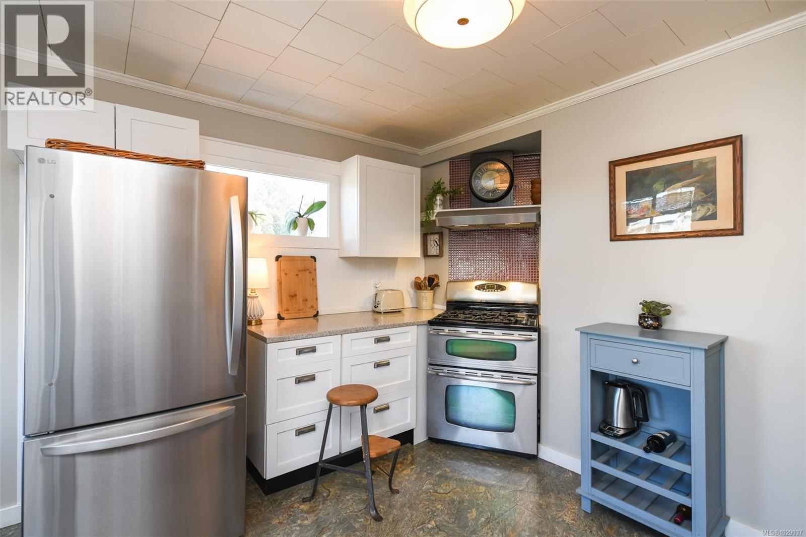 655 11th St, Courtenay, British Columbia  V9N 1S9 - Photo 7 - 1029037