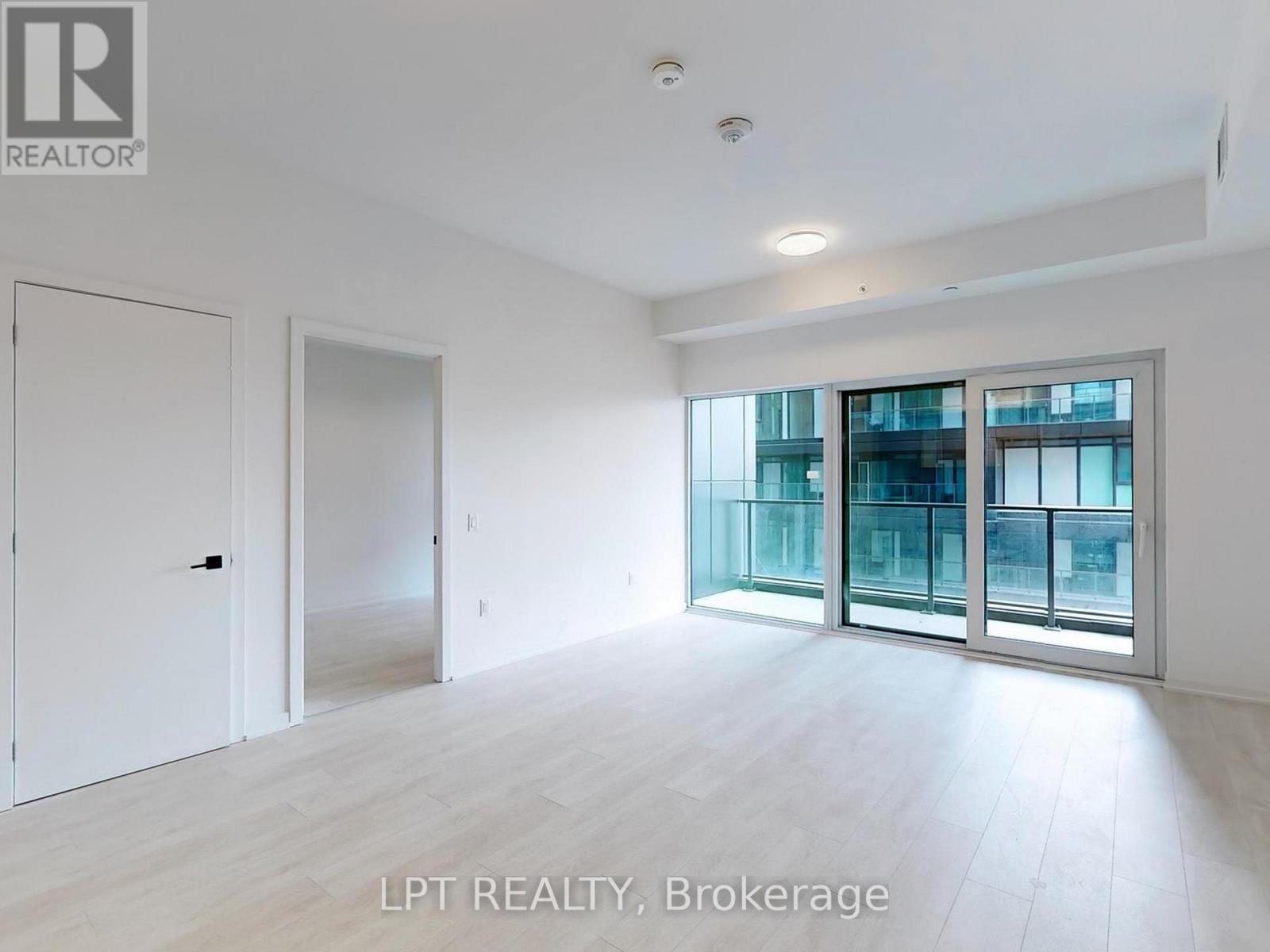 501a - 1285 Dupont Street, Toronto, Ontario  M6H 0E5 - Photo 3 - W12889458