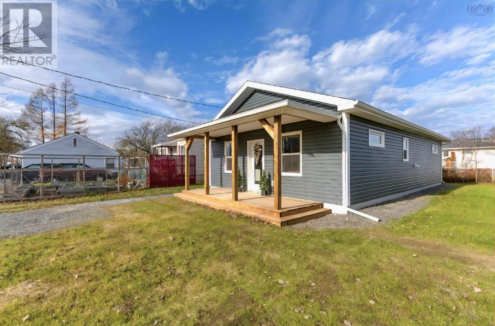 54 Oak Street, Pictou, Nova Scotia  B0K 1H0 - Photo 2 - 202528647
