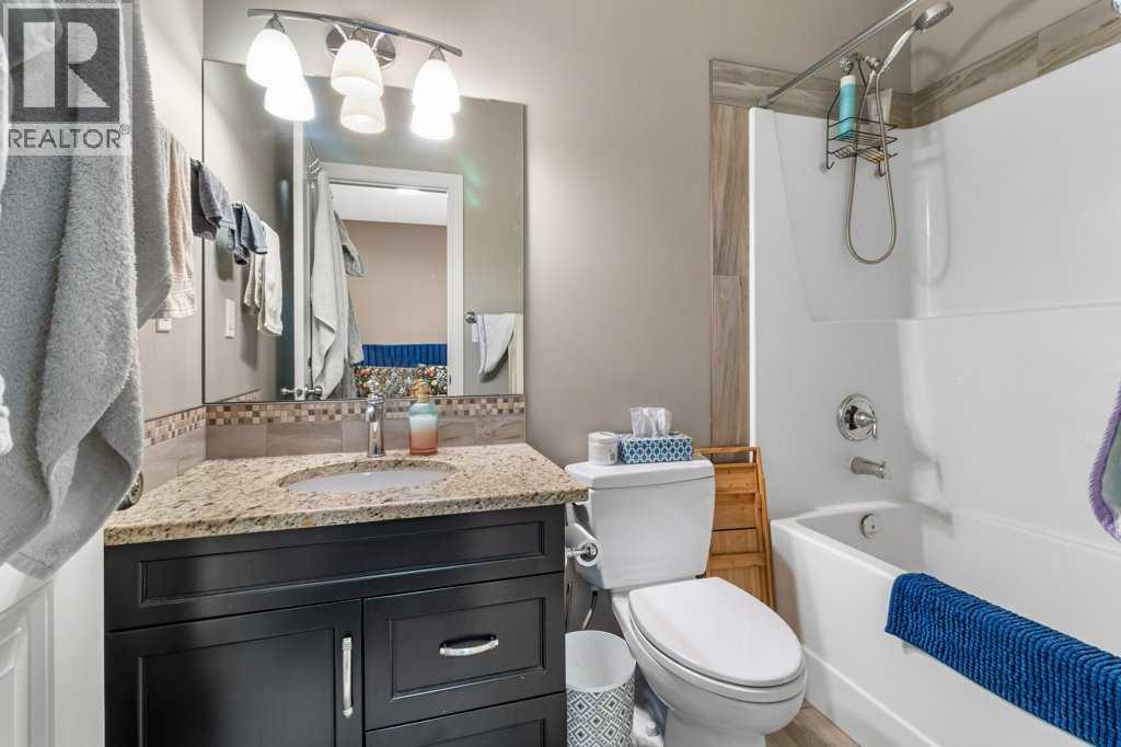 A&b, 5224 Lawton Avenue, Blackfalds, Alberta  T0M 0J0 - Photo 36 - A2293714