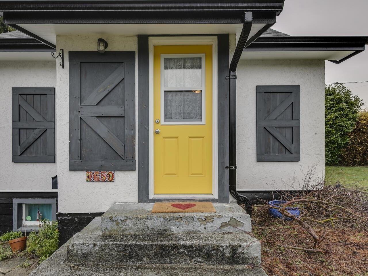 7650 Taulbut Street, Mission, British Columbia  V2V 3W6 - Photo 5 - R3099663