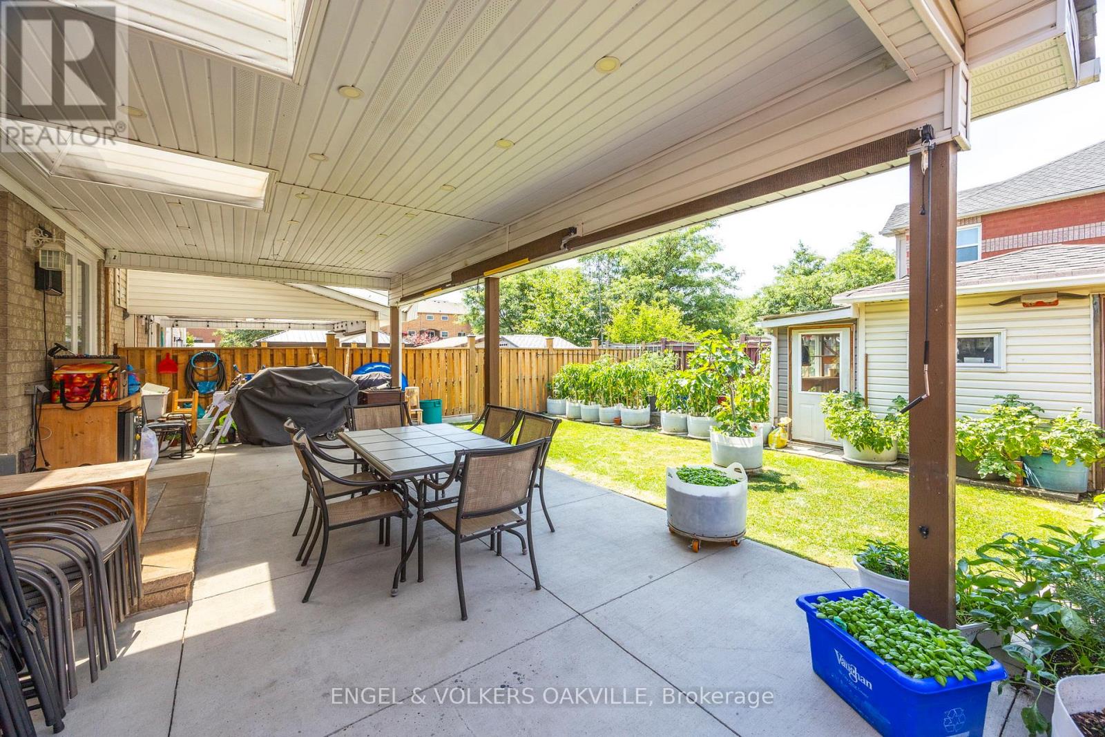 10 Crieff Avenue, Vaughan, Ontario  L6A 2B6 - Photo 37 - N12889558