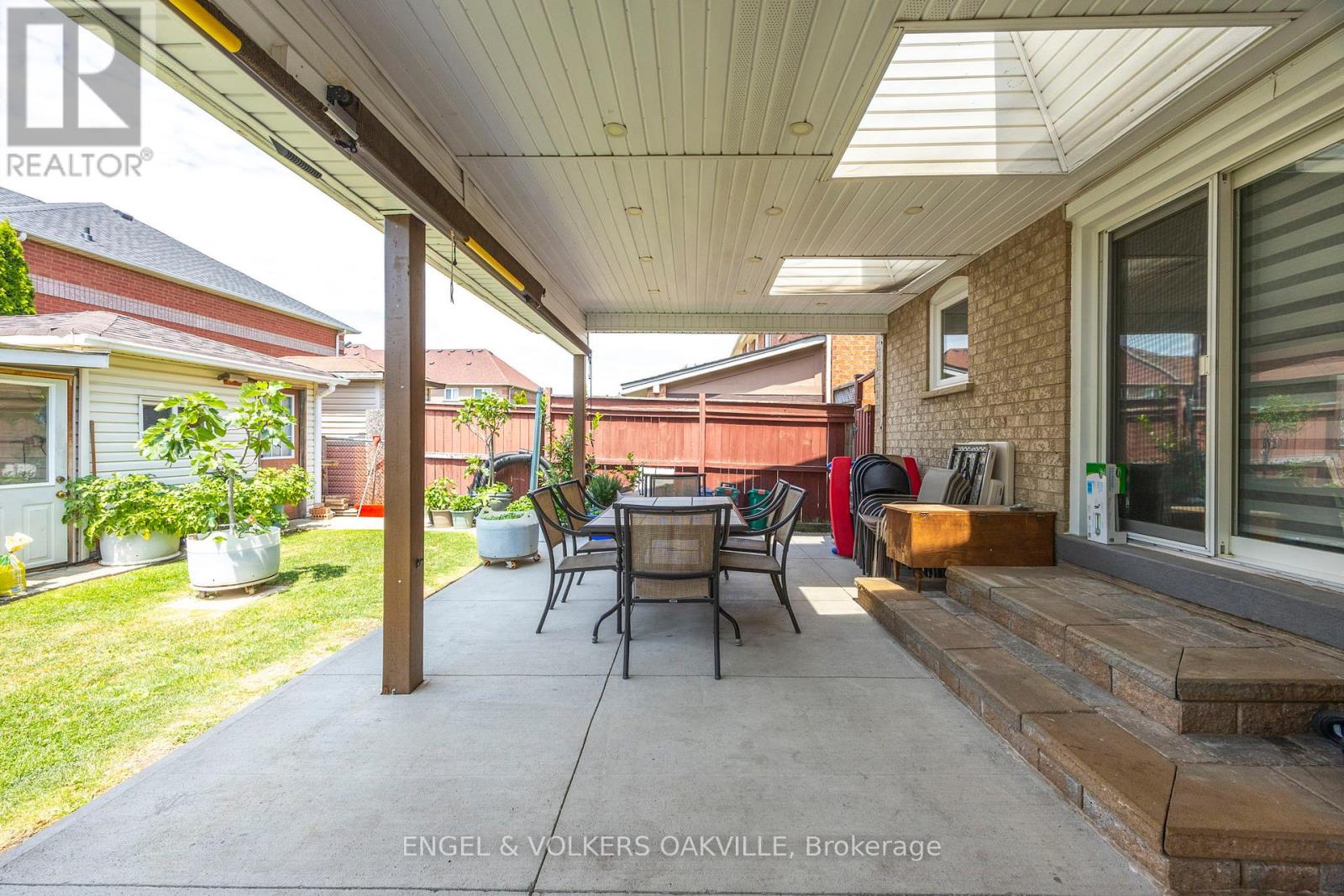 10 Crieff Avenue, Vaughan, Ontario  L6A 2B6 - Photo 42 - N12889558