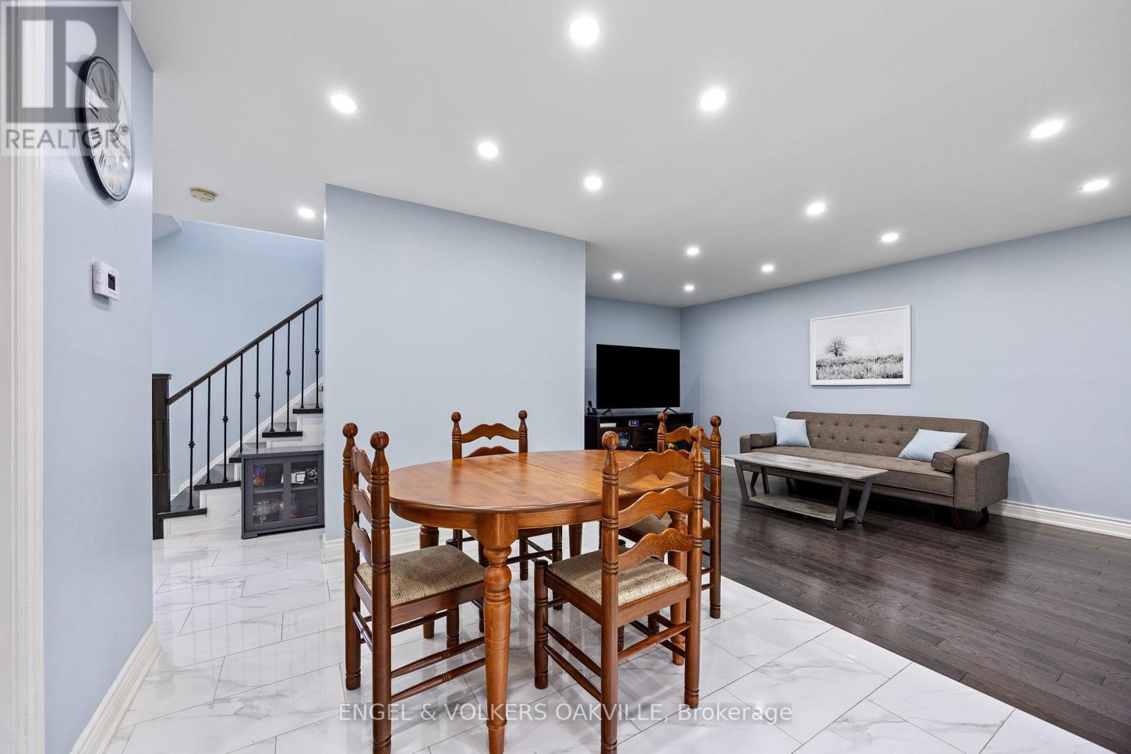 10 Crieff Avenue, Vaughan, Ontario  L6A 2B6 - Photo 8 - N12889558