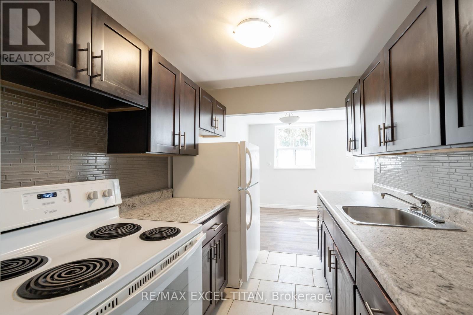 27 - 799 Robinson Street, Burlington, Ontario  L7R 2L4 - Photo 9 - W12889498