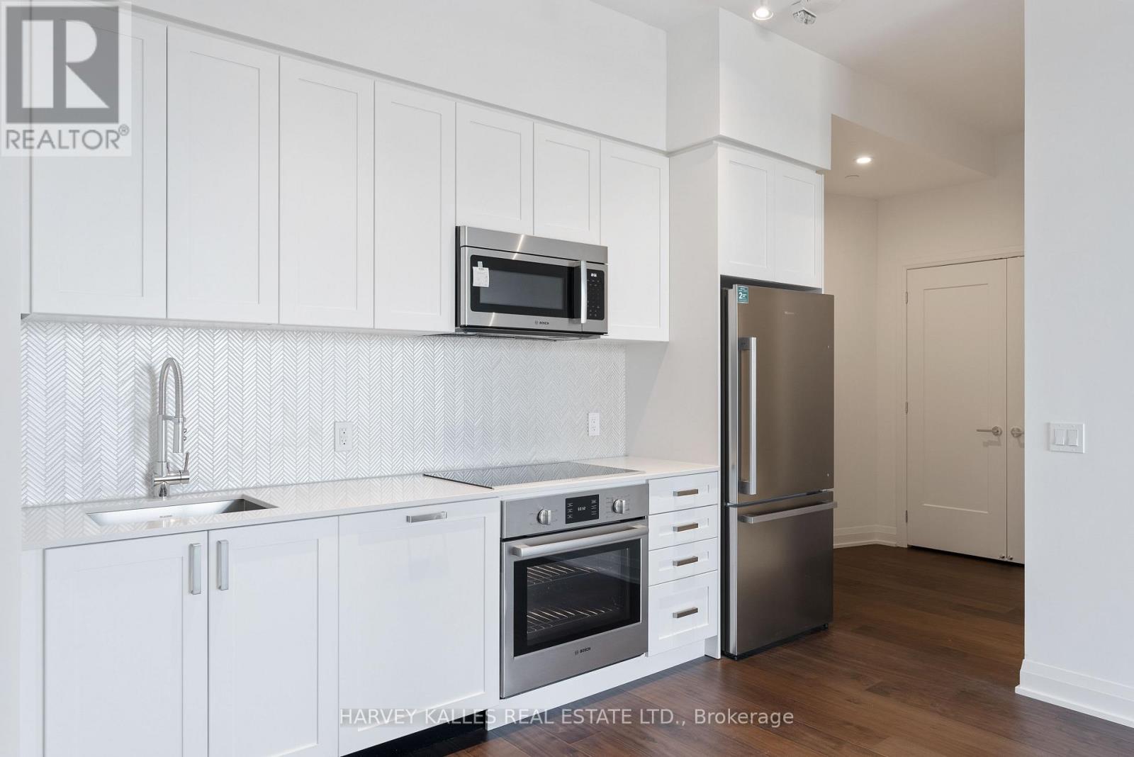 707 - 293 THE KINGSWAY, Toronto, Ontario