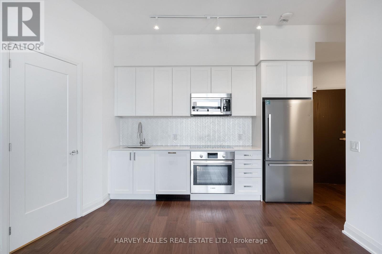 707 - 293 The Kingsway, Toronto, Ontario  M9A 3A9 - Photo 7 - W12889500